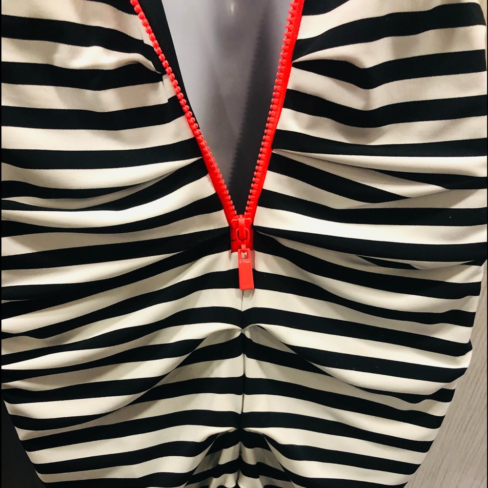🎉HP🎉❤️‍🔥Vince Camuto-Midi Short Sleeve Dress Measurements in Description❤️‍🔥 - Picture 7 of 15